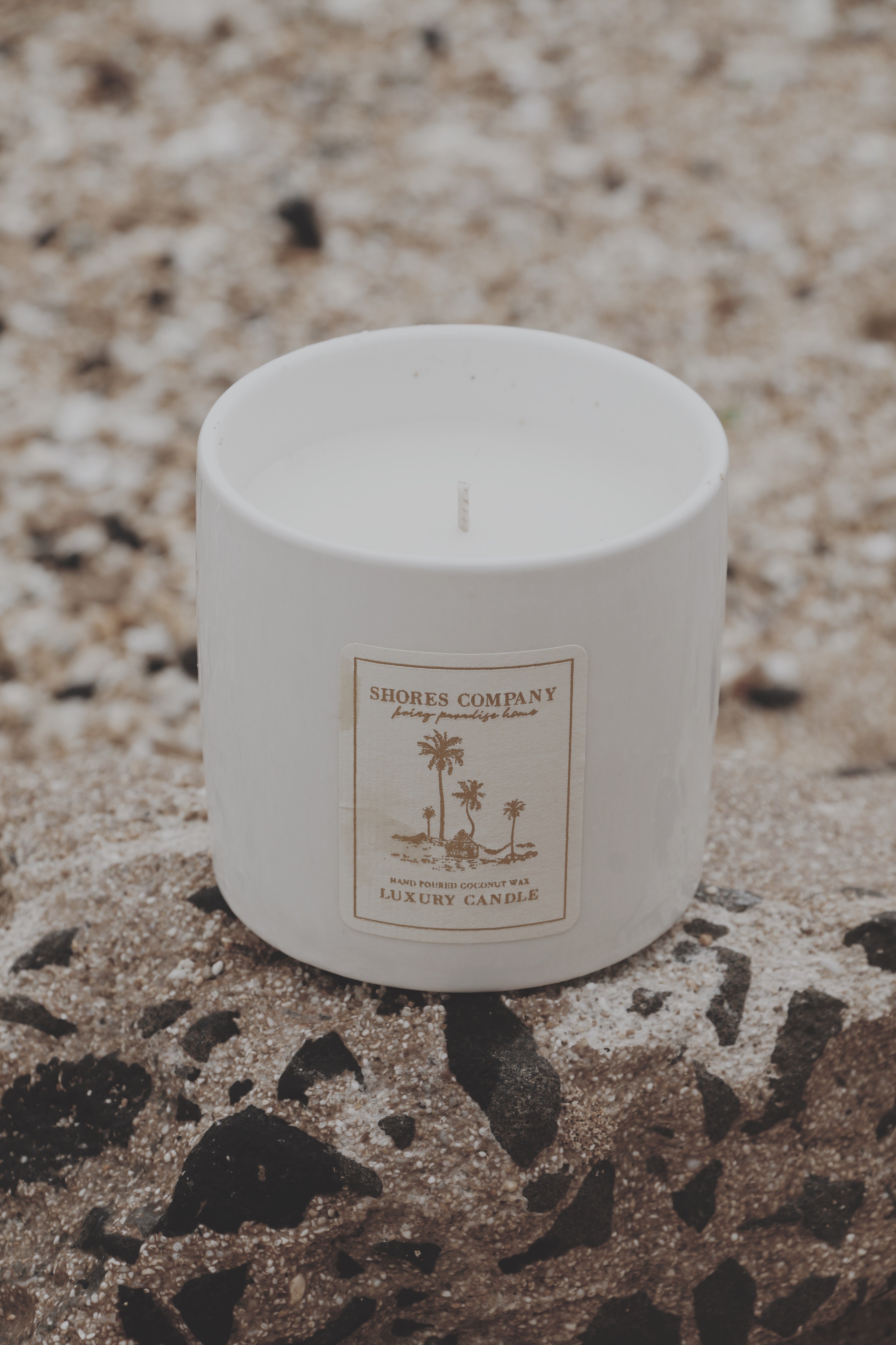 Drifter Candle in Natural Coconut Wax, 8oz Ceramic - Elegant, Long-Lasting Candle with Exotic Notes of Coconut, Vanilla, and Dark Rum. Hand-Poured for Clean Burning, This Candle Brings a Warm, Tropical Atmosphere to Any Room, Ideal for Relaxation or Special Occasions.