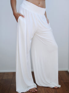 Brisa wide-leg bamboo pant in White – side pocket detail